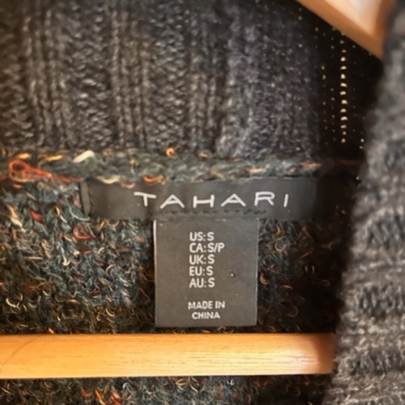 Beautiful Tahari green vest - Picture 4 of 5